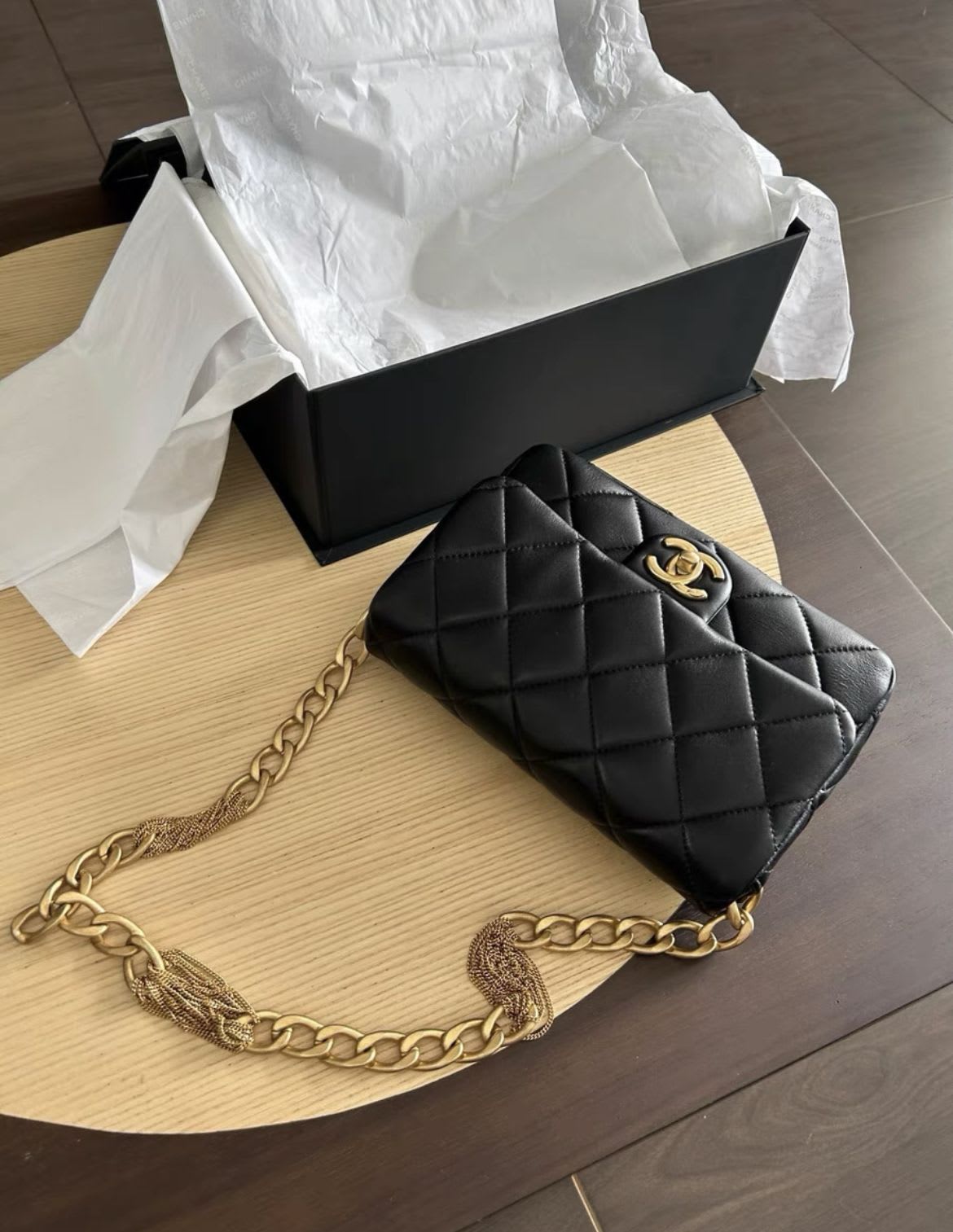 Chanel Luxury Leather Handbag Style 17 Rovelle Bags