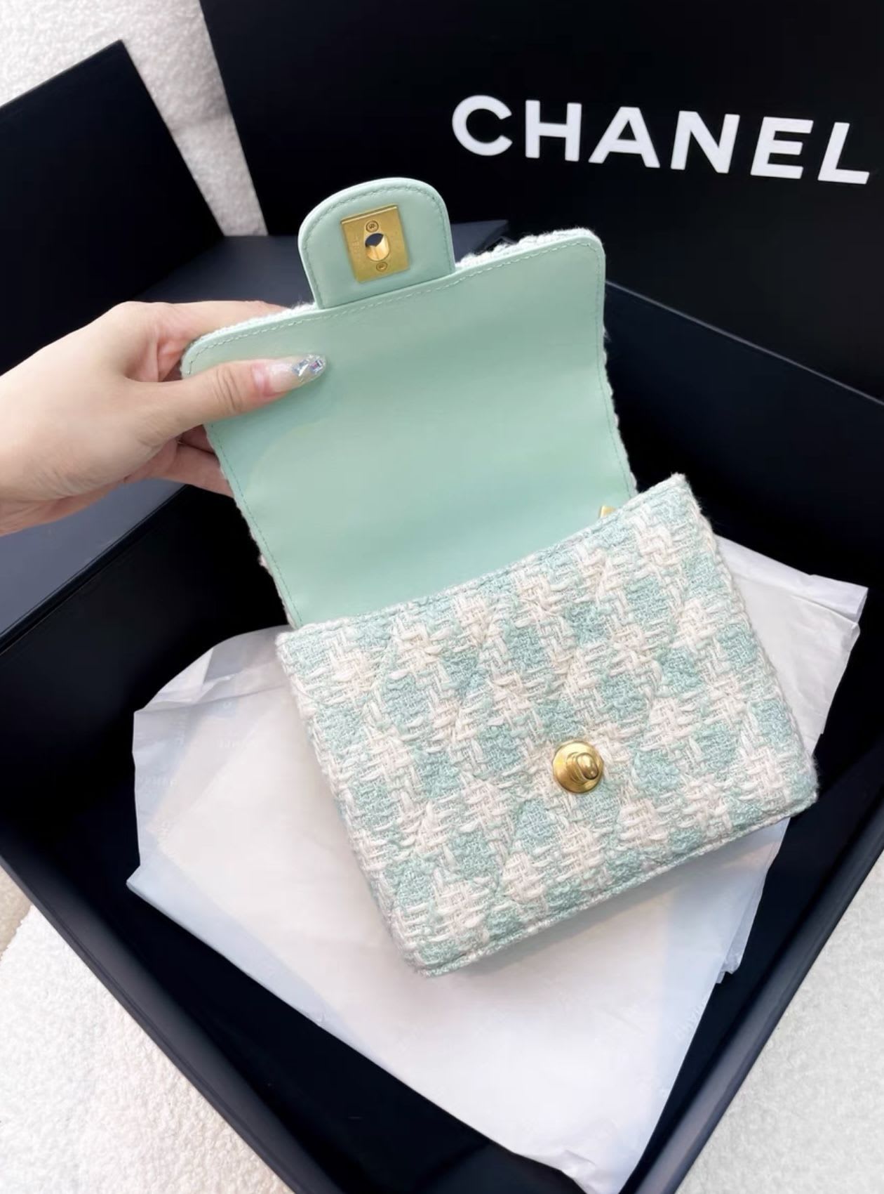 Chanel Luxury Leather Green Handbag Rovelle Bags