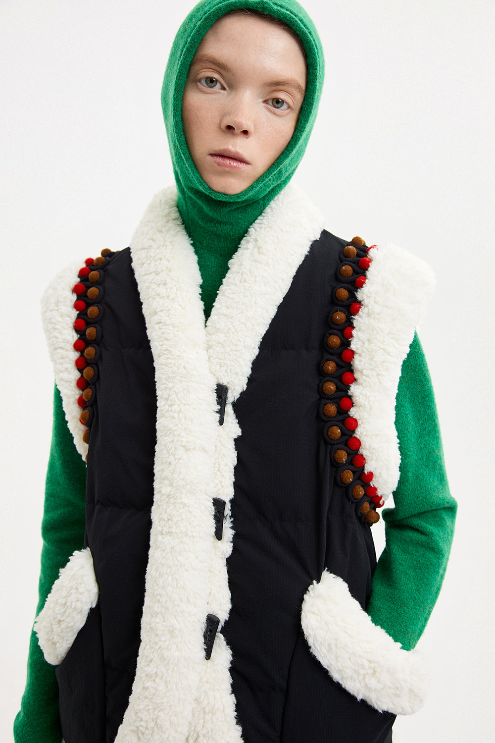 Embroidered Keptar Vest Black