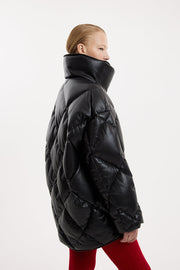 Queen Leather Black