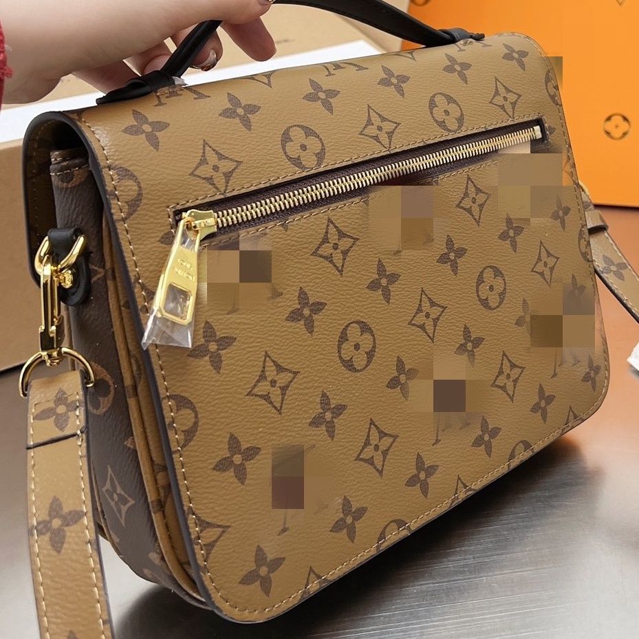 2022 new European and American retro postman bag lbcase