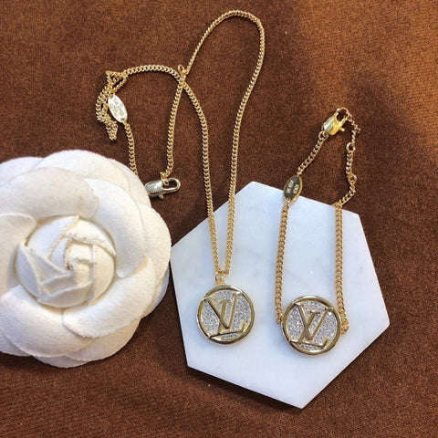 New diamond-set necklace