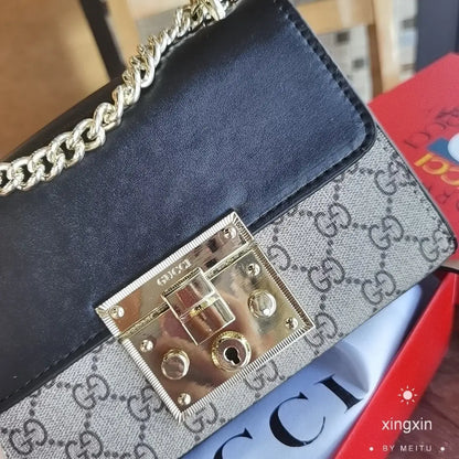 Padlock Small Shoulder Bag lbcase