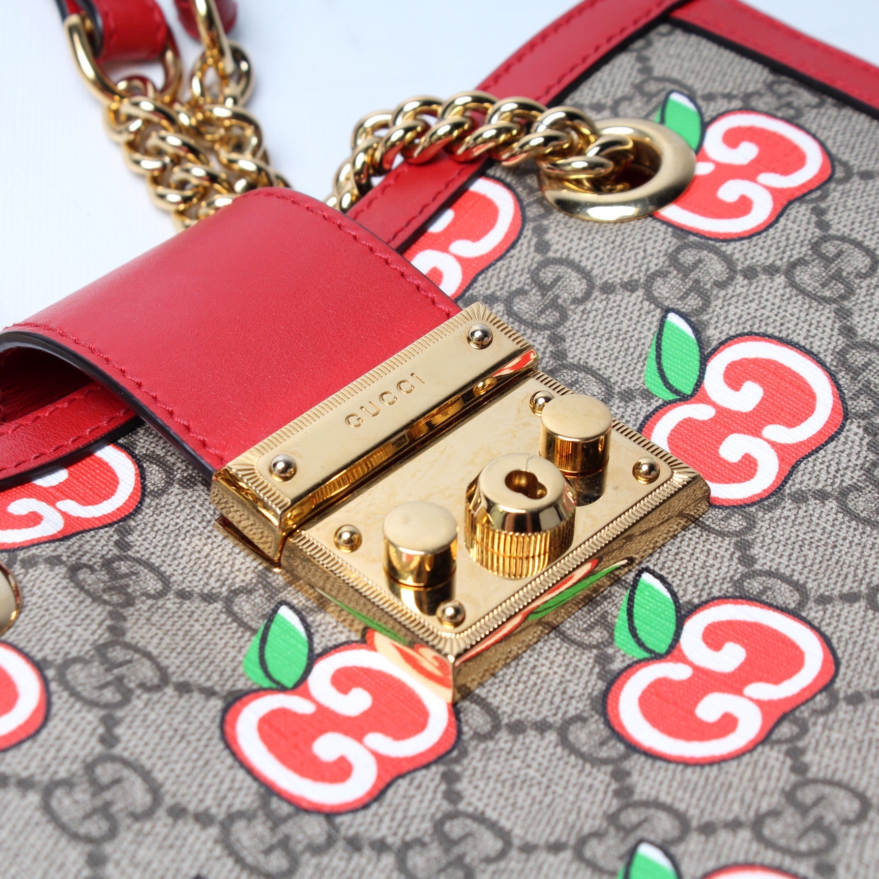 498156 Padlock GG Apple Small lbcase