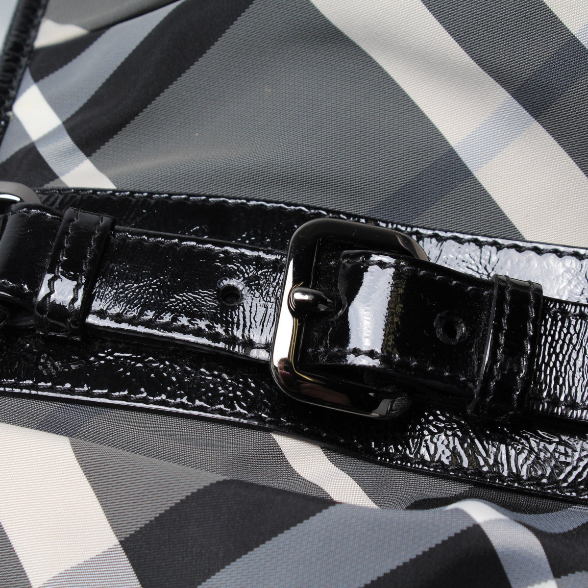 Lowry Beat Check Satchel