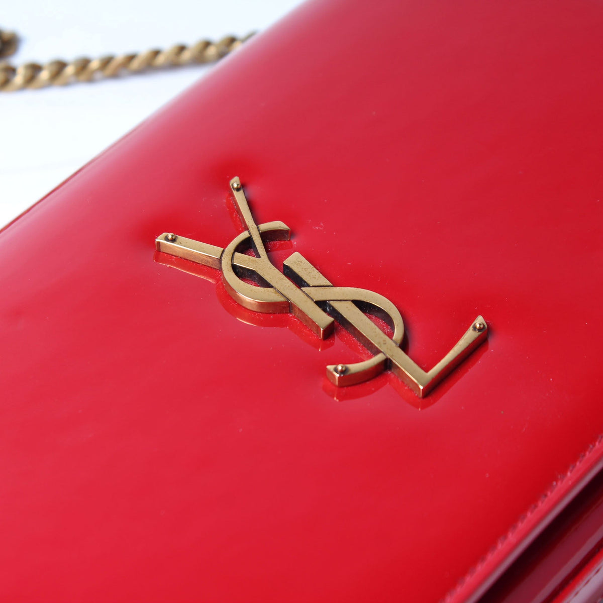 Kate Chain Wallet Patent 377829