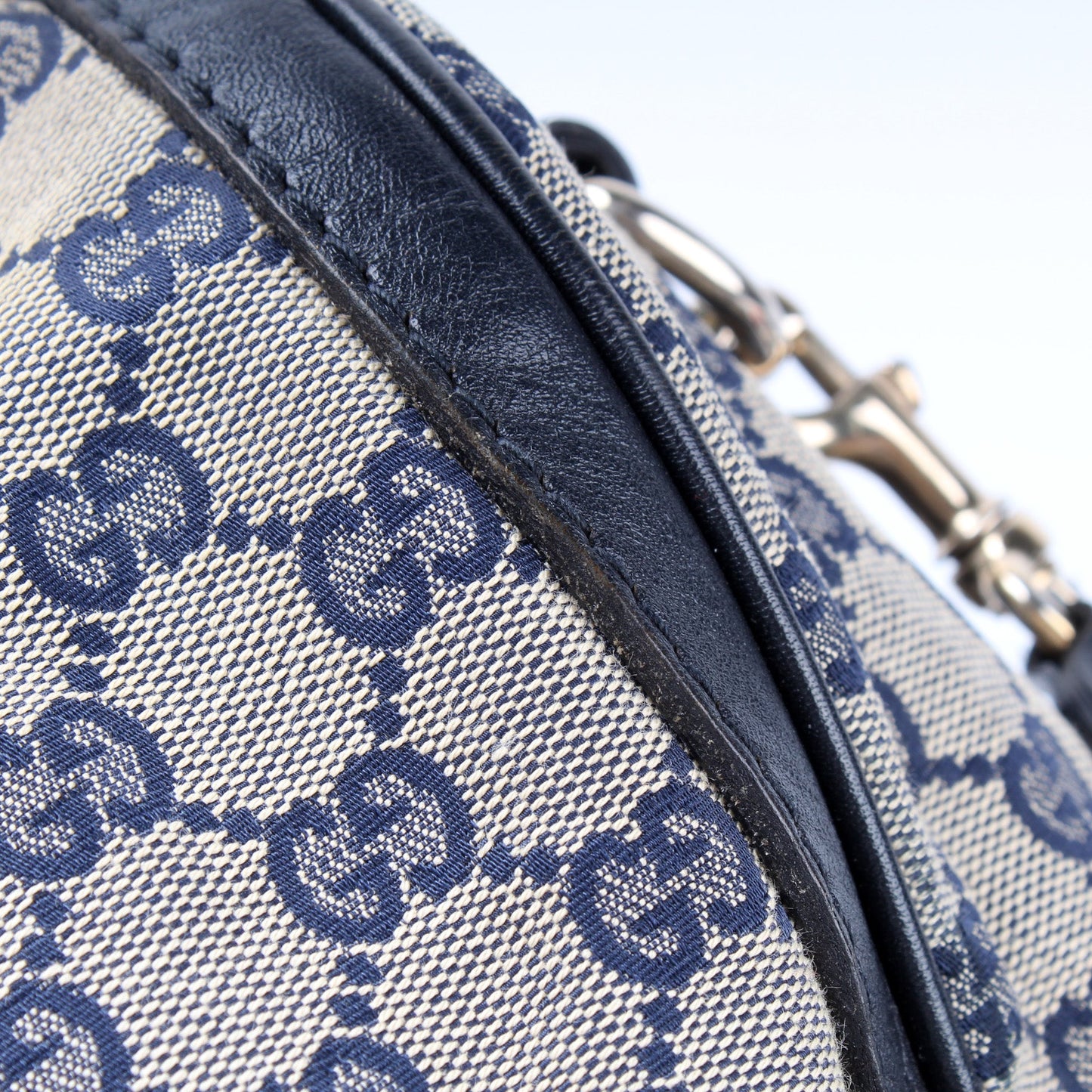 247205 GG Canvas Boston Bag lbcase