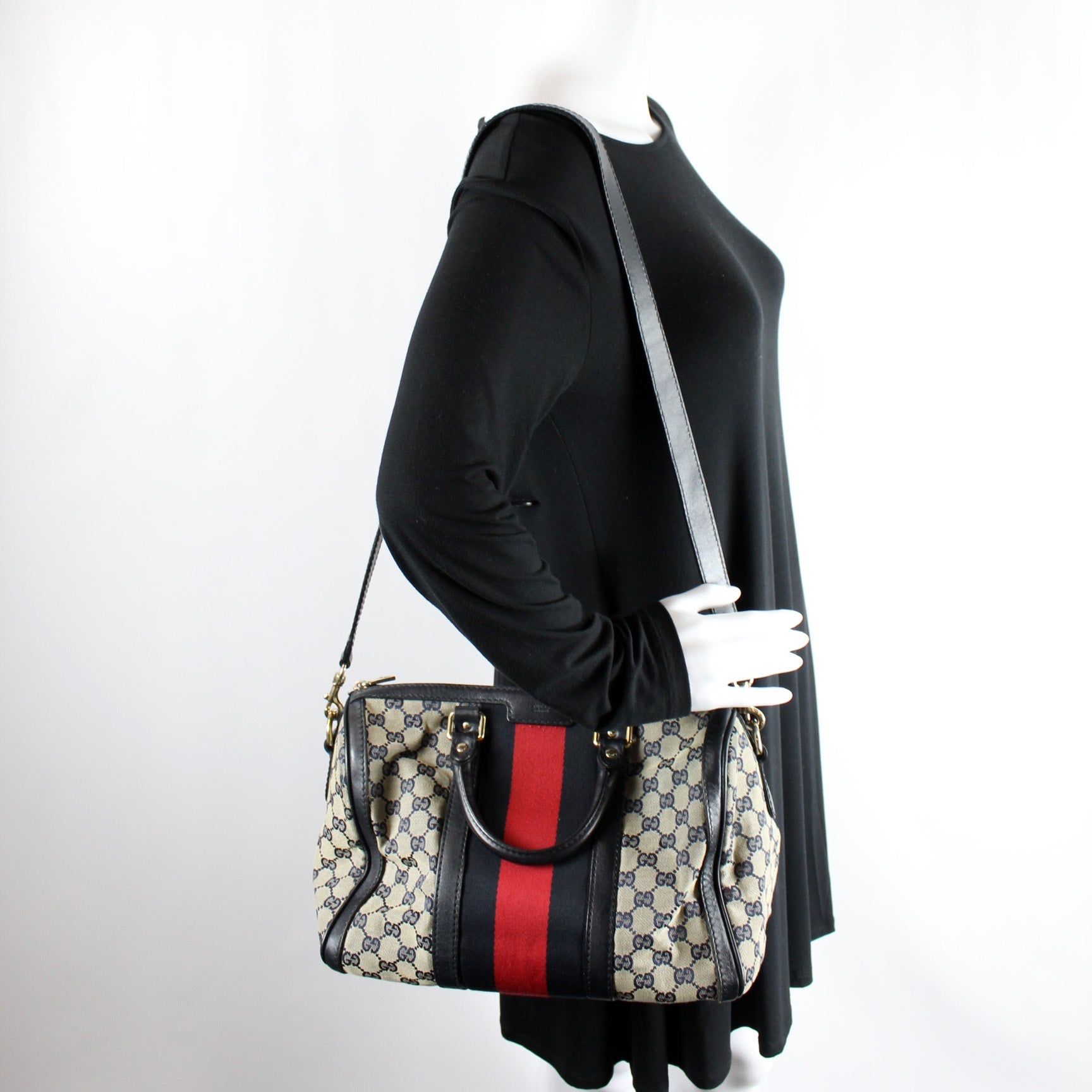 247205 GG Canvas Boston Bag lbcase