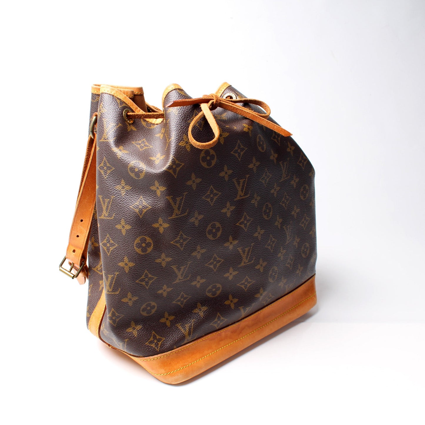 Noe Vintage Monogram