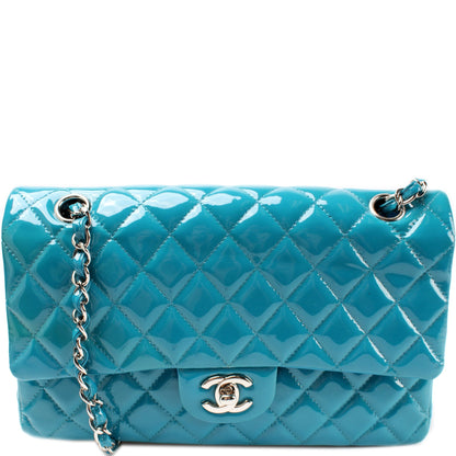 Classic Flap Medium Patent 17M