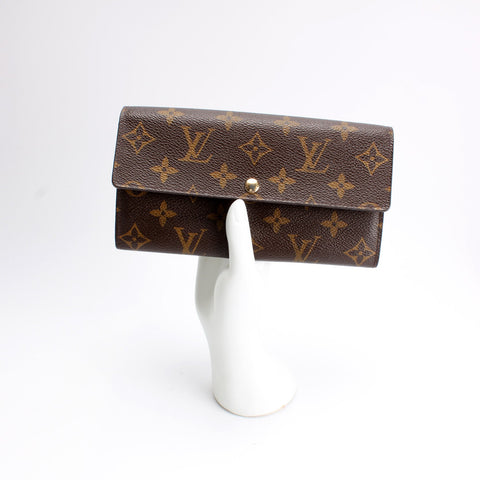 Sarah Wallet Monogram