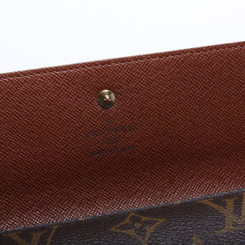 International Wallet Monogram
