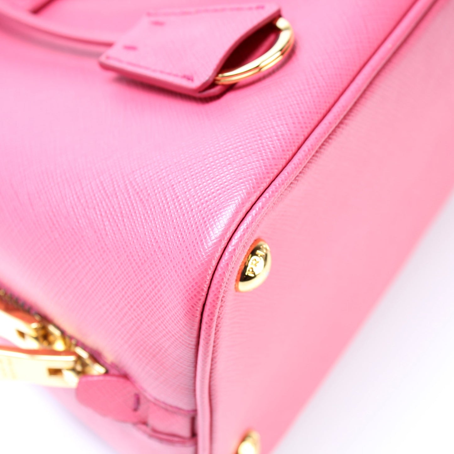 Saffiano Lux Promenade Medium