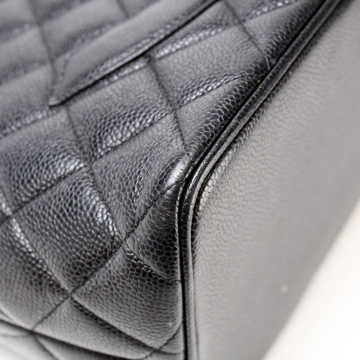 Medallion Tote Caviar 6M