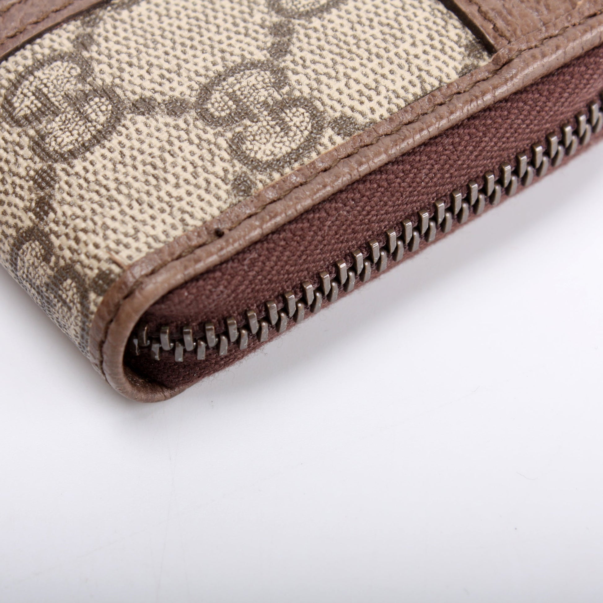 597613 GG Supreme Zip Around Card Case lbcase