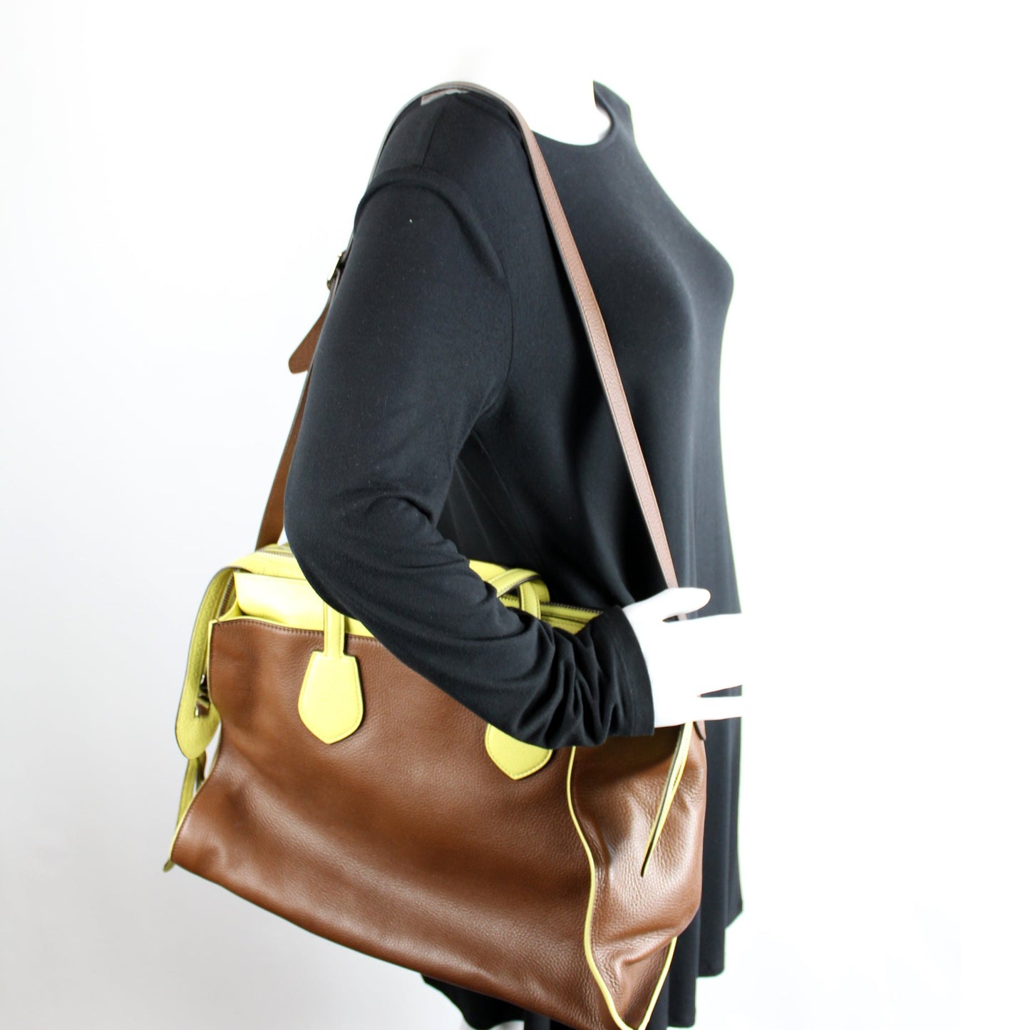 370820 Rambled Layered Tote Leather lbcase