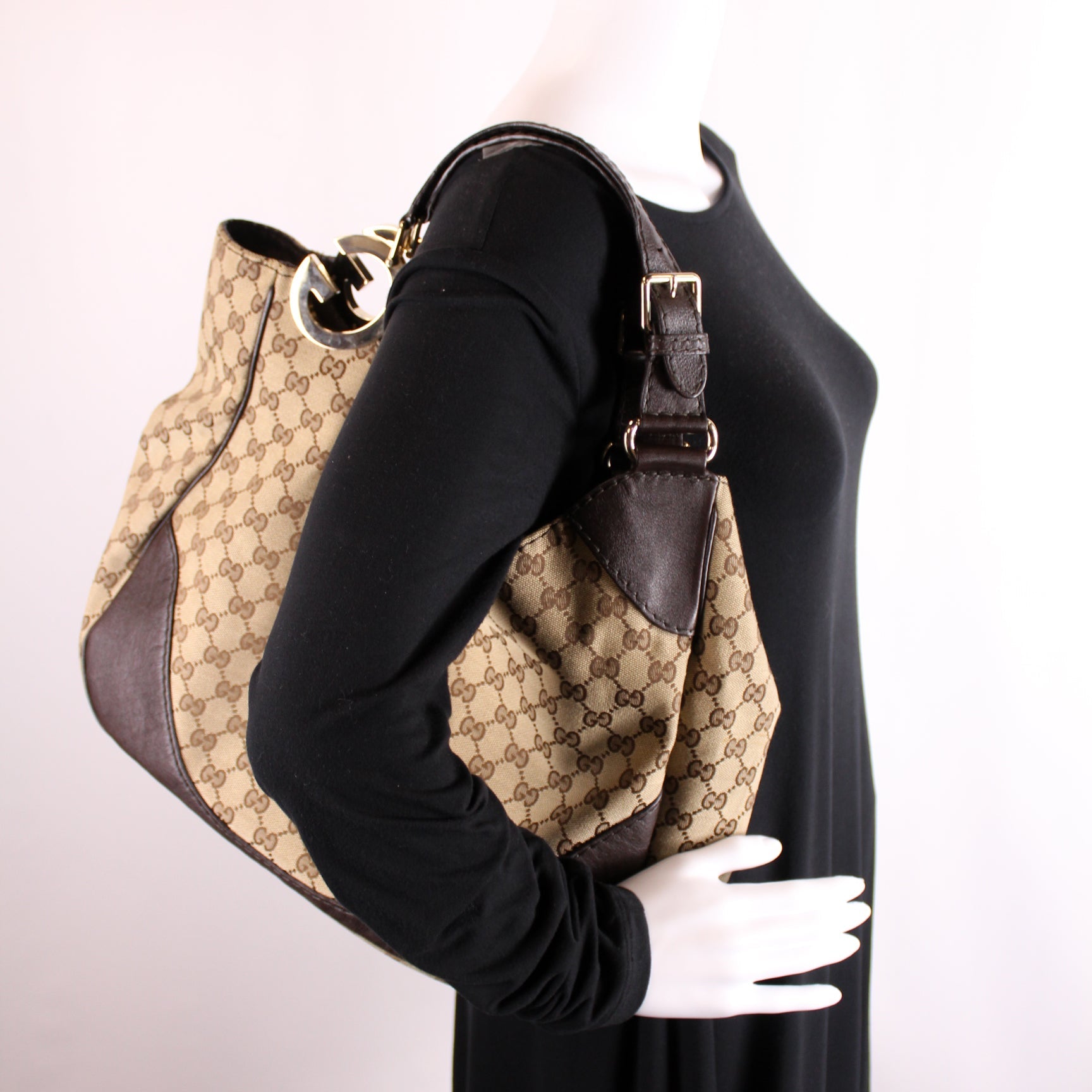 203504 Charlotte GG Canvas Hobo lbcase