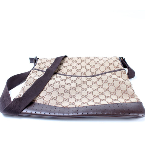 145857 GG Canvas Flat Messenger Medium