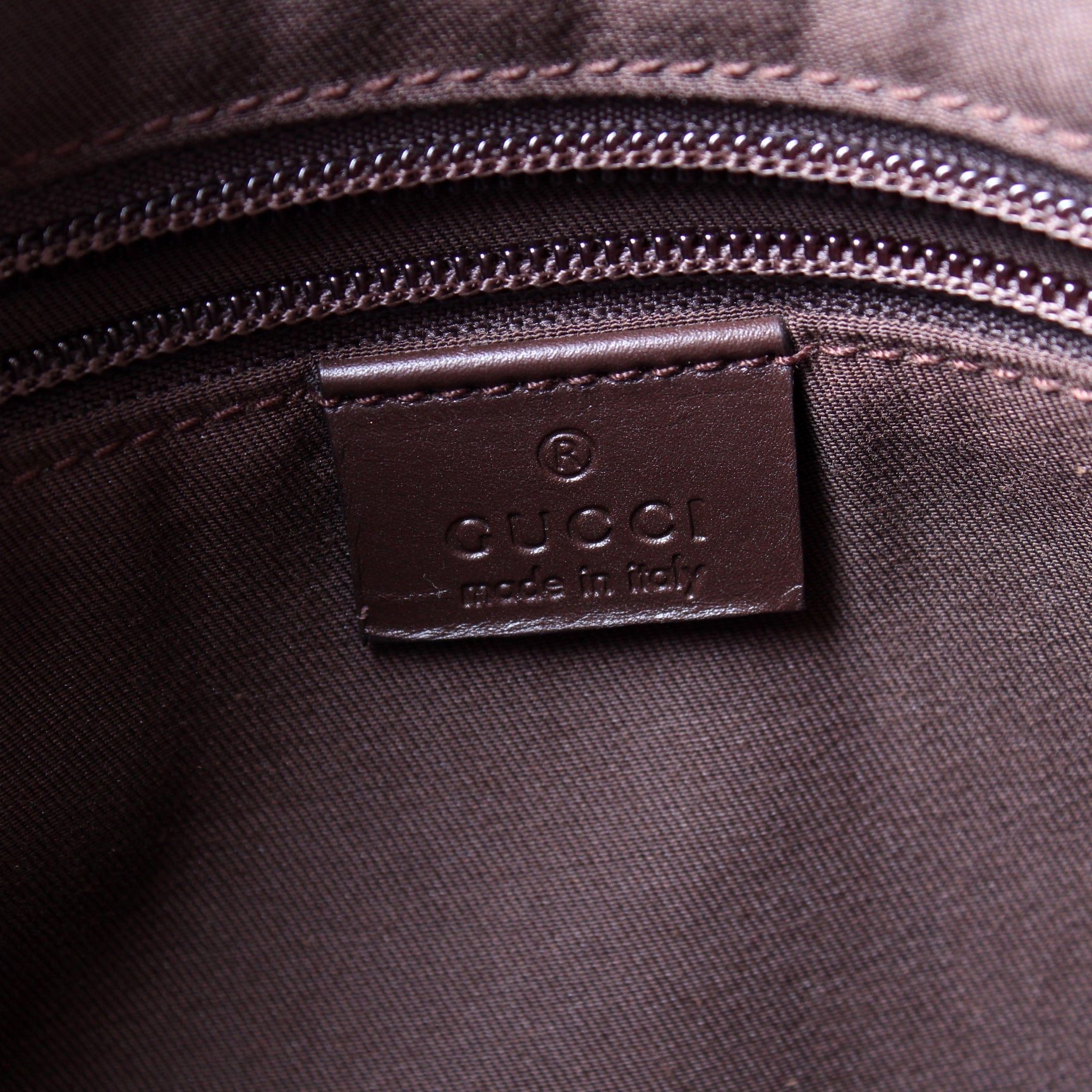145857 GG Canvas Flat Messenger Medium lbcase