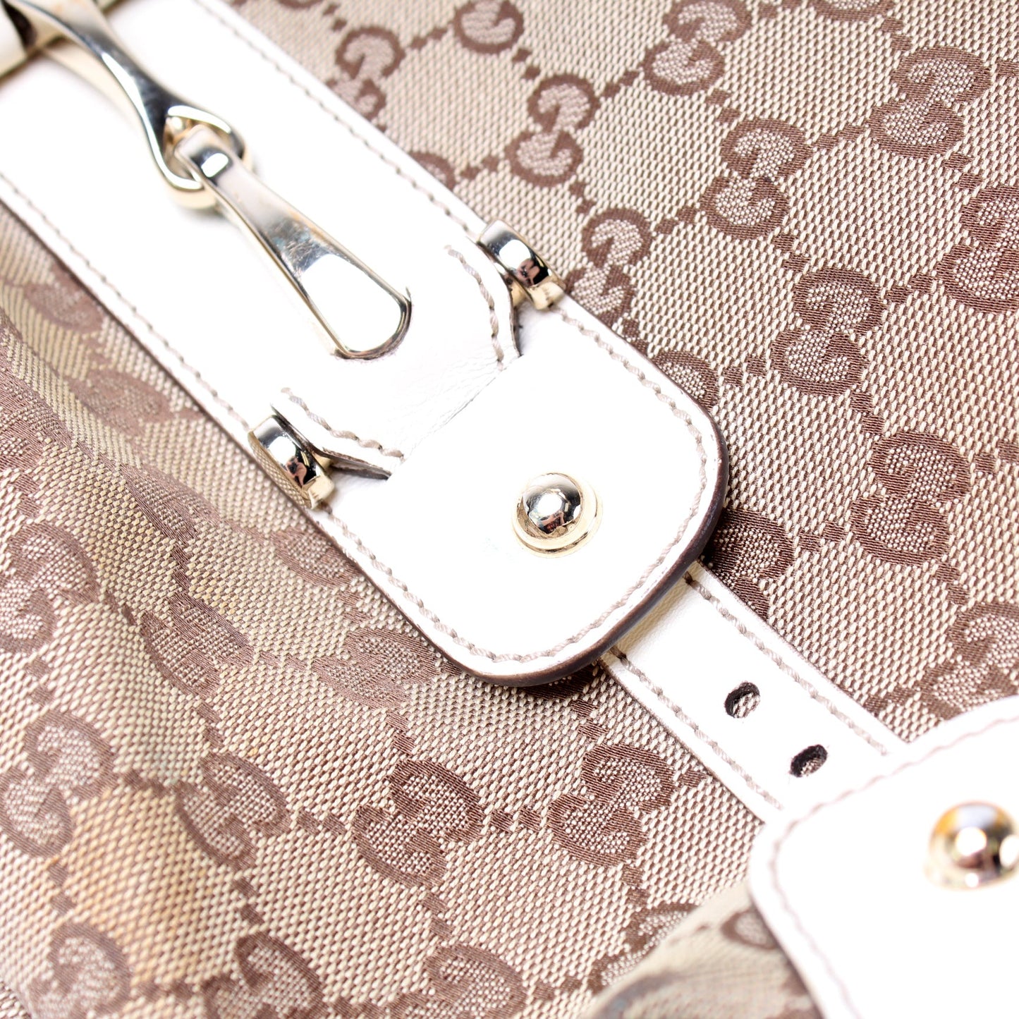 162900 Pelham Medium Tote lbcase