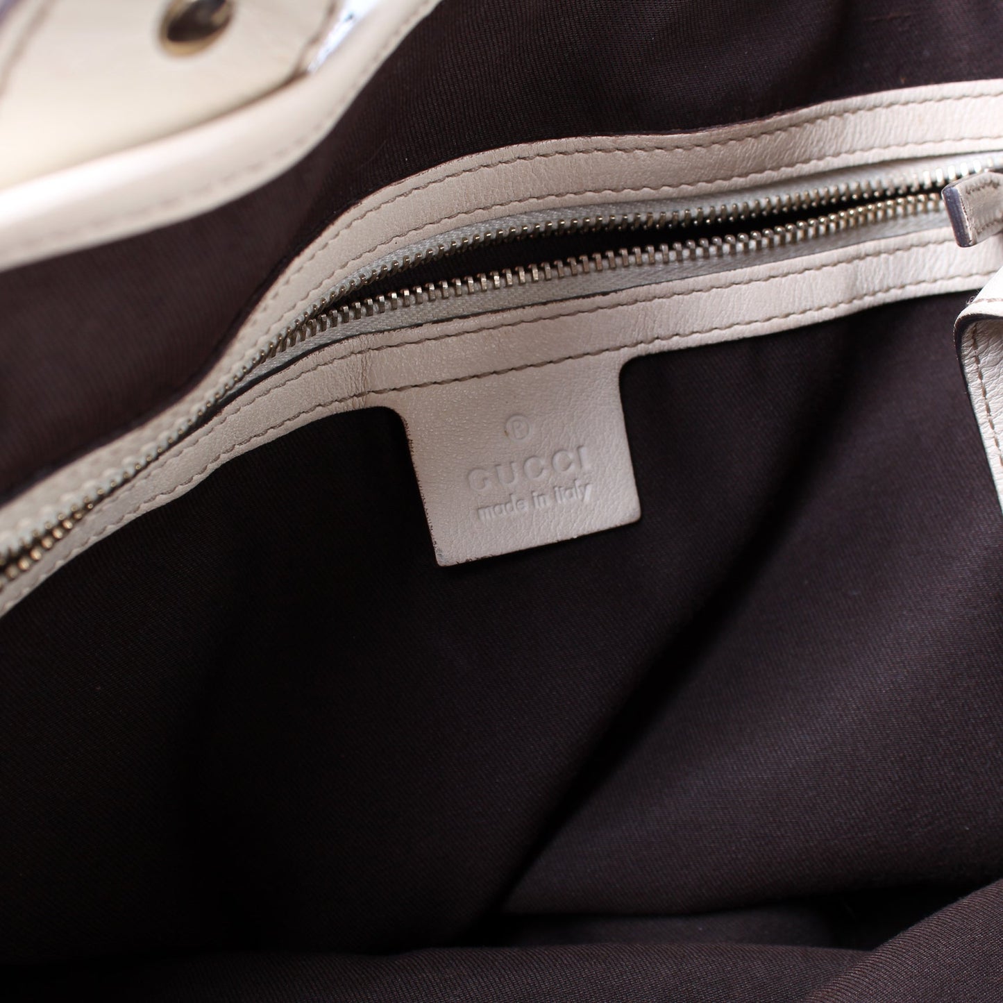 162900 Pelham Medium Tote lbcase