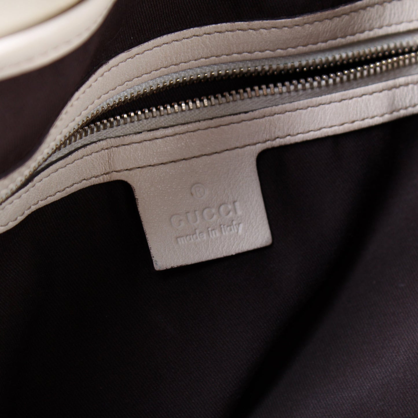 162900 Pelham Medium Tote lbcase