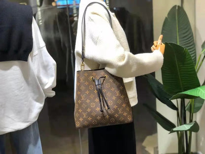 Leather bucket bag lbcase