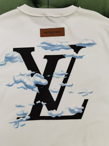 L // V - I N - T H E - C L O U D S - T S H I R T (M E N S & W O M E N S)