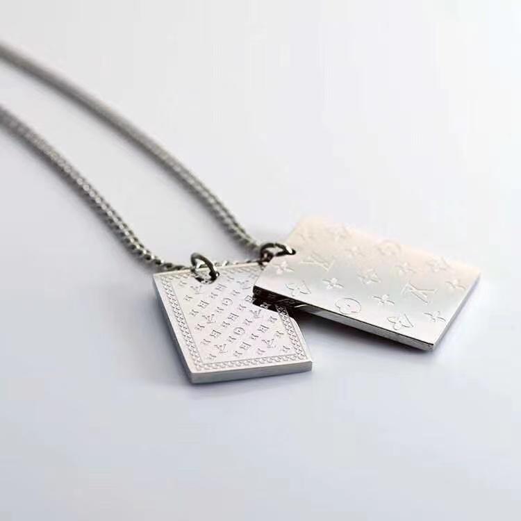 High-end Letter Block Pendant Necklace lbcase