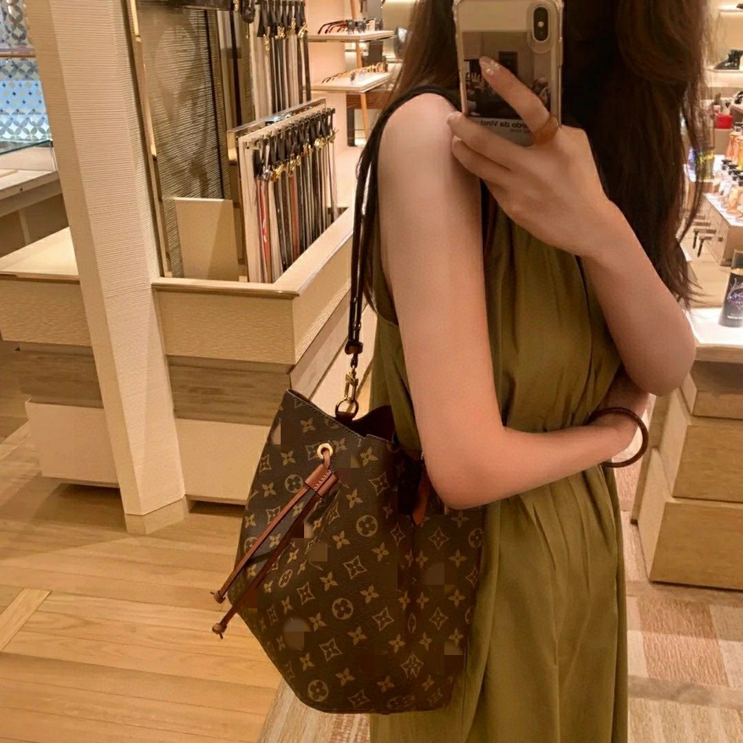 2022 new v bucket bag lbcase