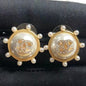 (C earrings) Small fragrant vintage earrings