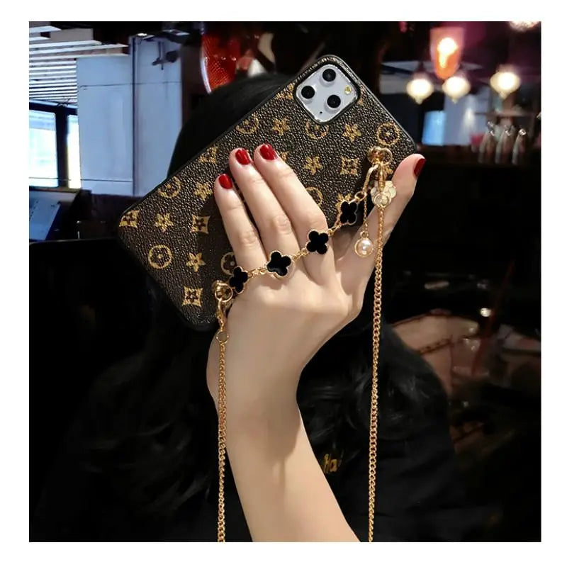 Retro flower diagonal back chain phone case lbcase