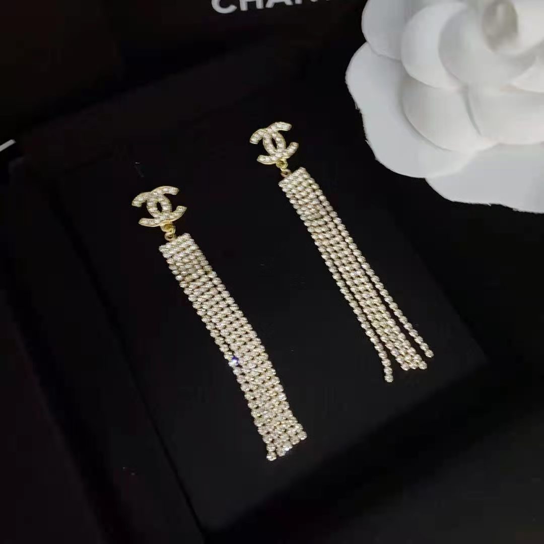 18k Diamond Earrings lbcase