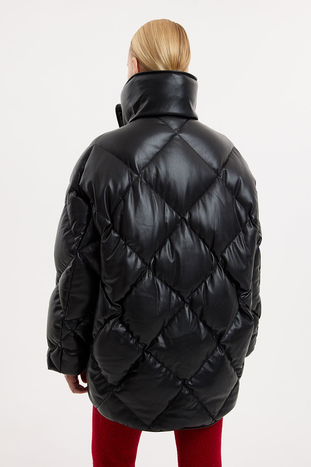 Queen Leather Black