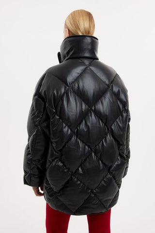 Queen Leather Black