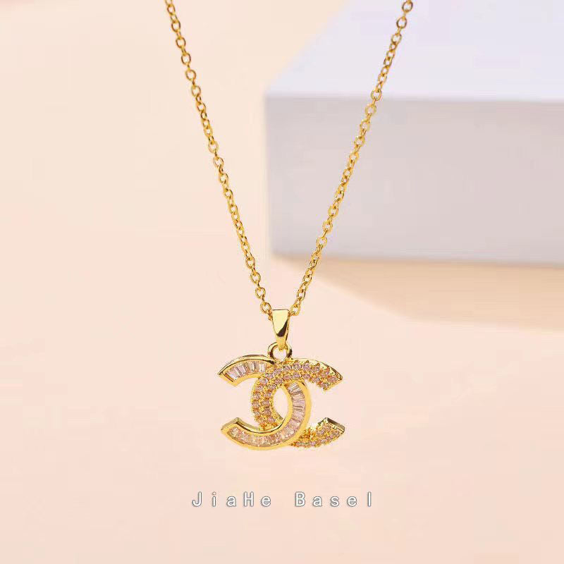 Advanced design, light luxury, double-layer letter clavicle chain lbcase