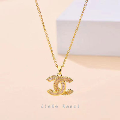 Advanced design, light luxury, double-layer letter clavicle chain lbcase