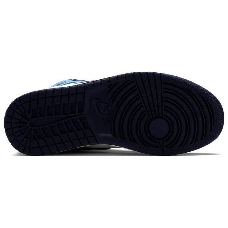 Nike Air Jordan 1 Retro High OG 'Obsidian'.