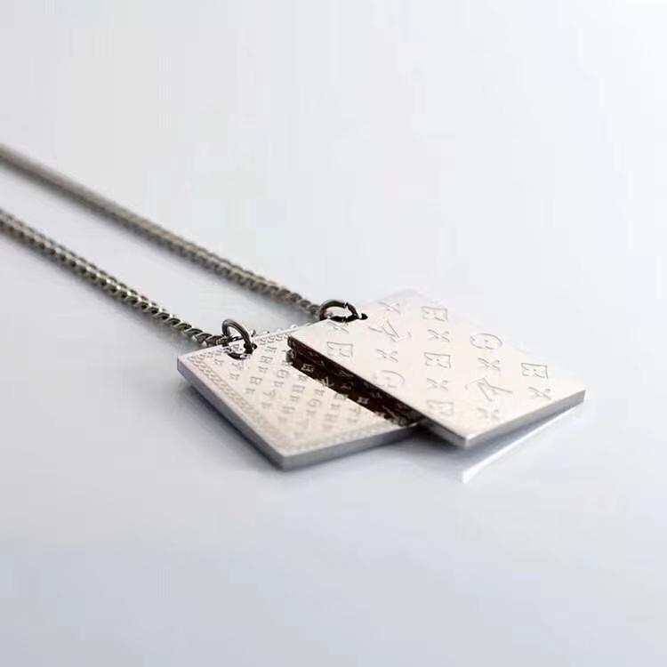 High-end Letter Block Pendant Necklace lbcase