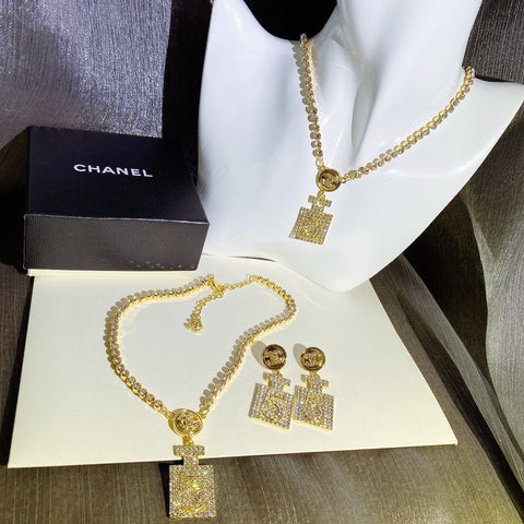 Luxury Diamond Pendant Necklace
