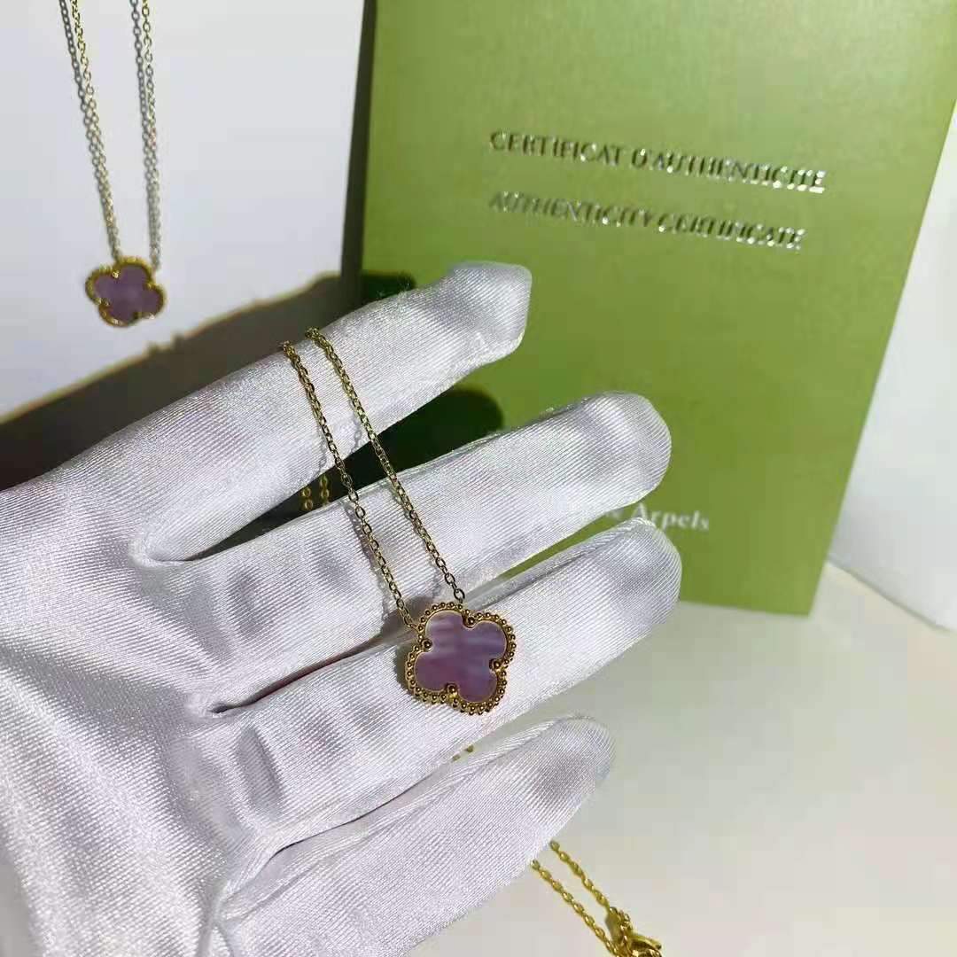 Four Leaf Clover Gold Necklace lbcase