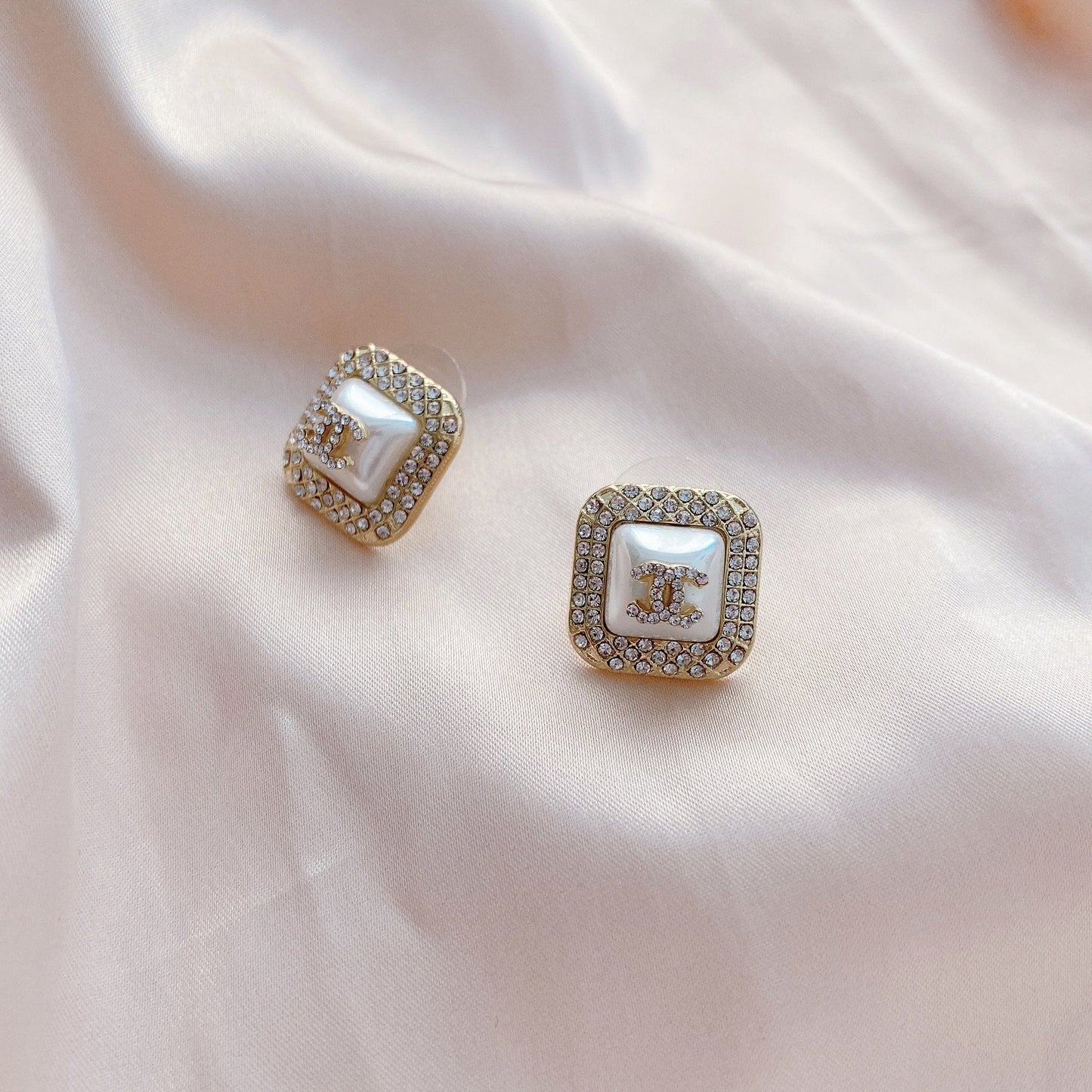 Fashion Pearl Diamond Square Stud Earrings lbcase