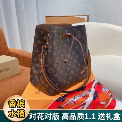 Champagne barrel large capacity handbag lbcase
