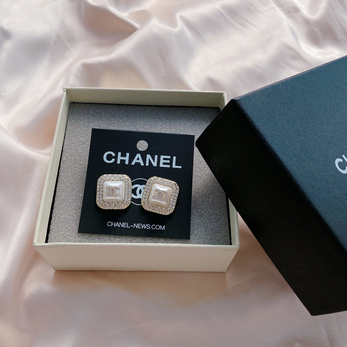 Fashion Pearl Diamond Square Stud Earrings lbcase