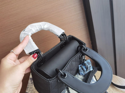 MEDIUM LADY BAG lbcase