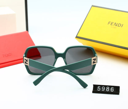 GRADIENT COLOR SUNGLASSES FOR WOMEN lbcase