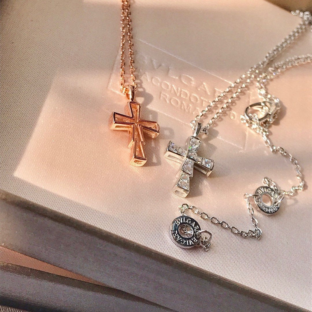 Women's Cross & Pendant Necklace lbcase