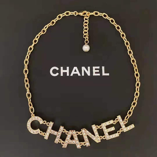 18K Gold Diamond Necklace lbcase