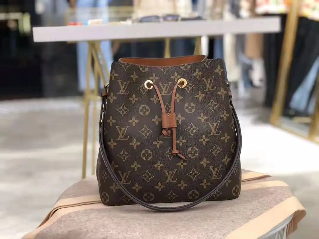 Leather bucket bag lbcase