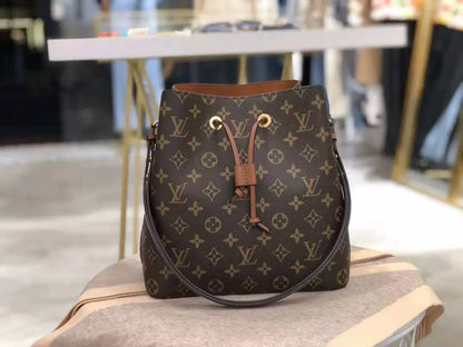 Leather bucket bag lbcase
